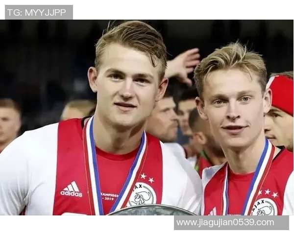 足球明星转会大揭秘从传奇到新星的倒数时刻全景图解析